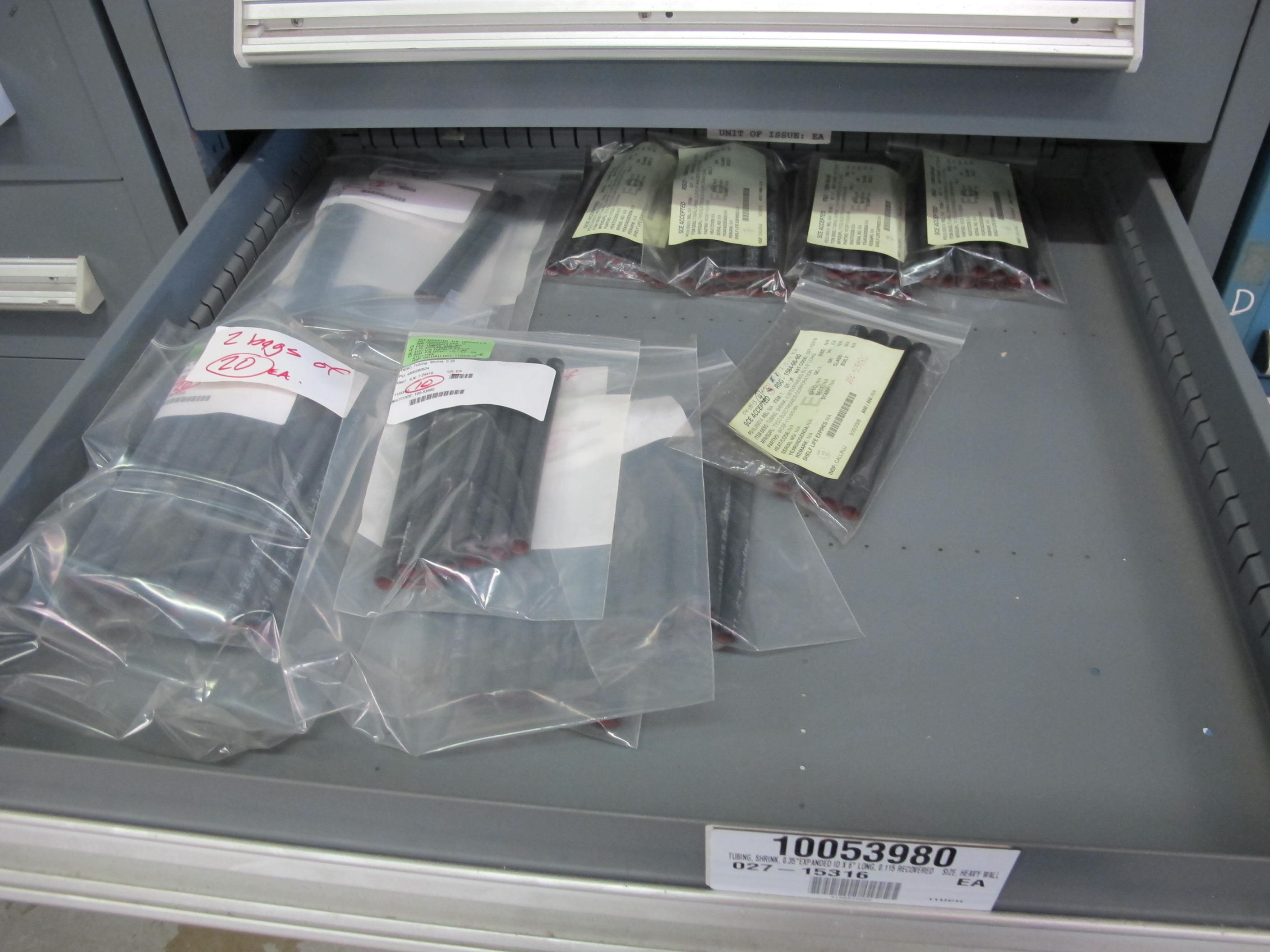 STANLEY VIDMAR HEAVY DUTY 11-DRAWER PARTS CABINET W/ CONTENTS (W-44) LOADING & HANDLING FEE $25-